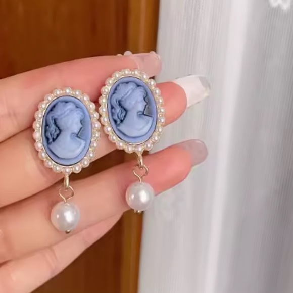 victorian Blue Cameo Pearl Drop Earrings - Picture 2 of 2